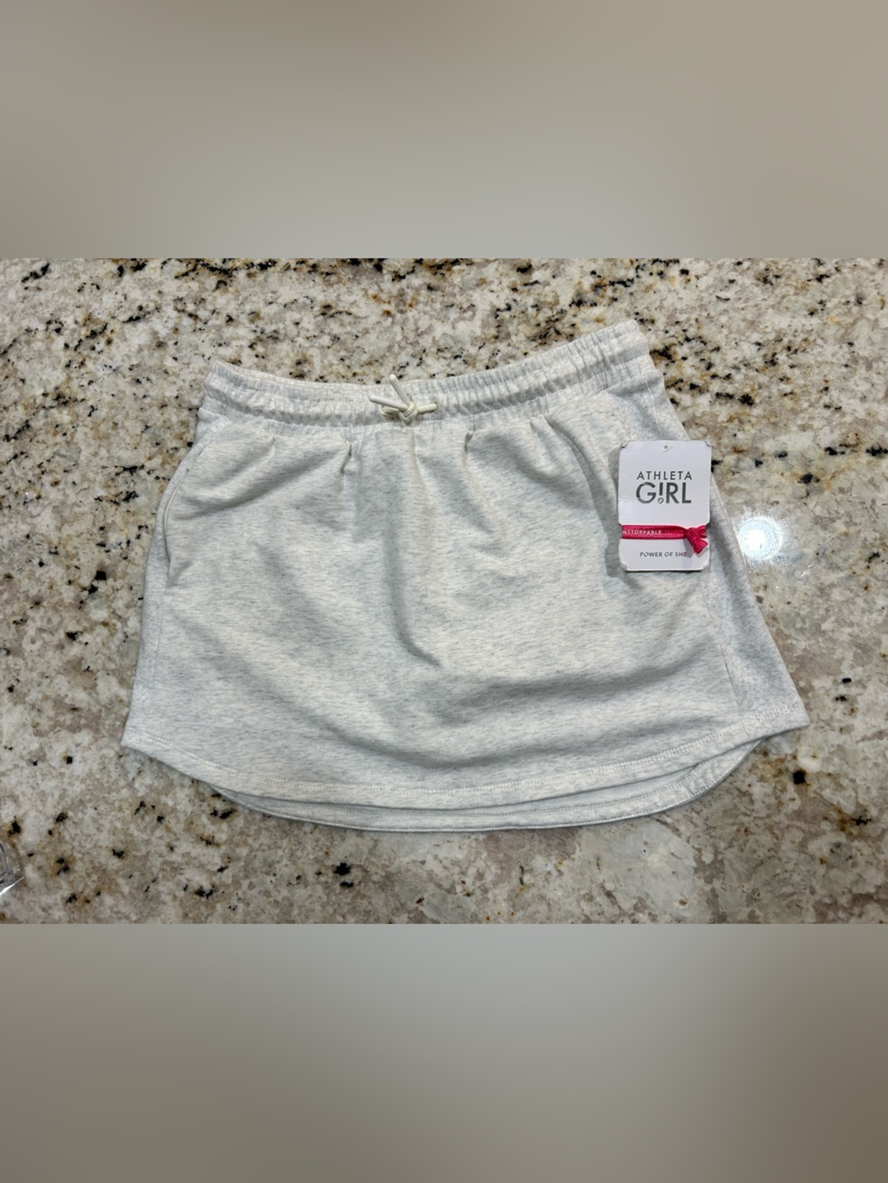 NWT Athleta Girl Heather Gray Active Skort

Girls size XXL 16 or Woman’s S 4-6